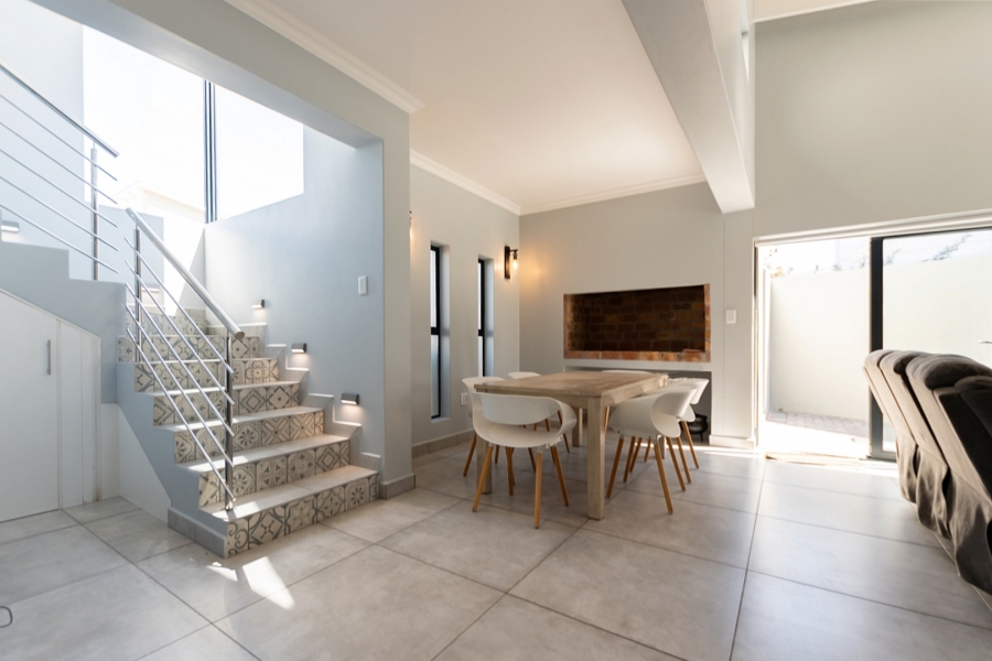 To Let 3 Bedroom Property for Rent in Calypso Beach Western Cape